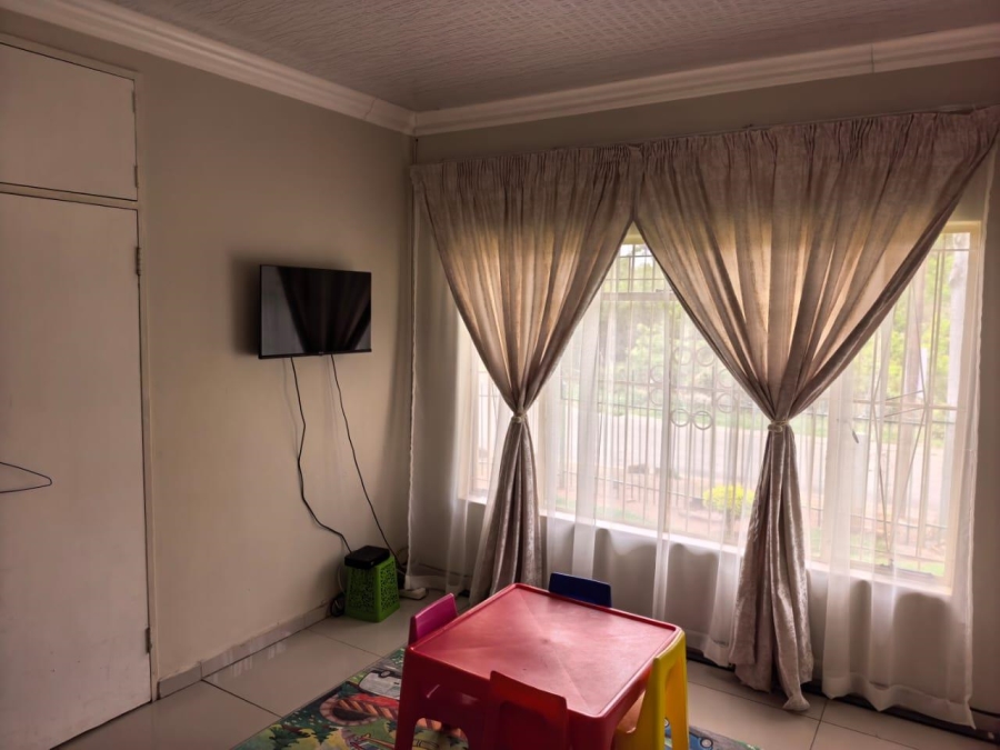 To Let 5 Bedroom Property for Rent in Elandsrand North West